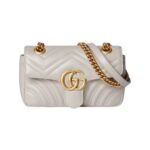 Mini-Tasche aus hellgrauem Matelass?-Leder 22cm