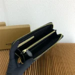 Burberry Bag 4811 Black Inside – Bild 8