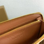 Burberry Bag 4811 Brown Inside – Bild 4