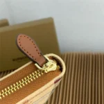 Burberry Bag 4811 Brown Inside – Bild 5