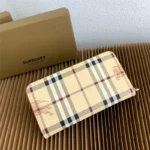 Burberry Bag 4811 Black Inside – Bild 3