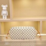 Neverfull GM Weiss 39 cm – Bild 4