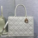 Book Tote Medium Latte 36.5 – Bild 3