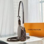 Damier Pochette Braun 23.5 cm - Image 3