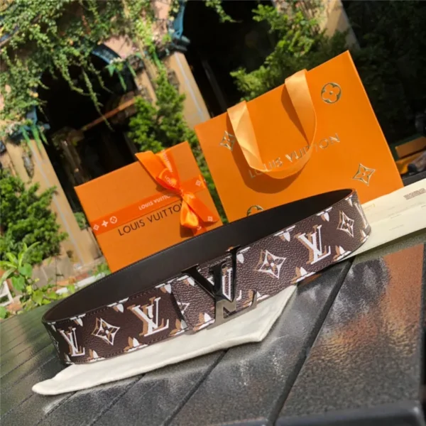 Louis Vuitton Belt L8 - Image 1