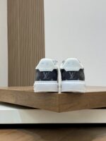 LOUIS VUITTON Men's Shoes 2025 Black – Bild 4