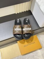 LOUIS VUITTON Men's Slippers 25 Brown – Bild 5