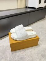 LOUIS VUITTON Men's Slippers 25 White – Bild 4