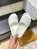 LOUIS VUITTON Men's Slippers 25 White – Bild 3