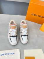 Louis Vuitton Couple Shoes 2025 Cream – Bild 5