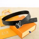 Louis Vuitton Belt LV9 – Bild 9