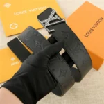 Louis Vuitton Belt LV9 – Bild 4