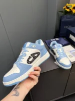 Dior Couple Shoes Classic Light Blue – Bild 4