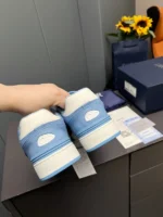 Dior Couple Shoes Classic Light Blue – Bild 2