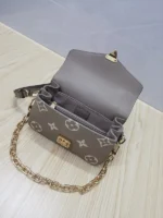 Louis Vuitton Women Bag Grey – Bild 4