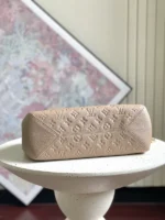 Louis Vuitton Women Bag Fawn - Image 5