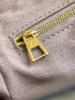 Louis Vuitton Women Bag Fawn - Image 7