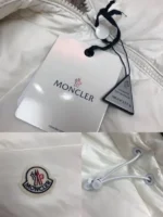 Moncler Sleeveless white jacket – Bild 9