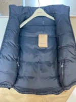 Burberry Sleeveless Jacket – Bild 12