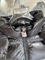 black Moncler Maya hooded short down – Bild 5