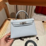 Kelly 20 Epsom Hellblau – Bild 2